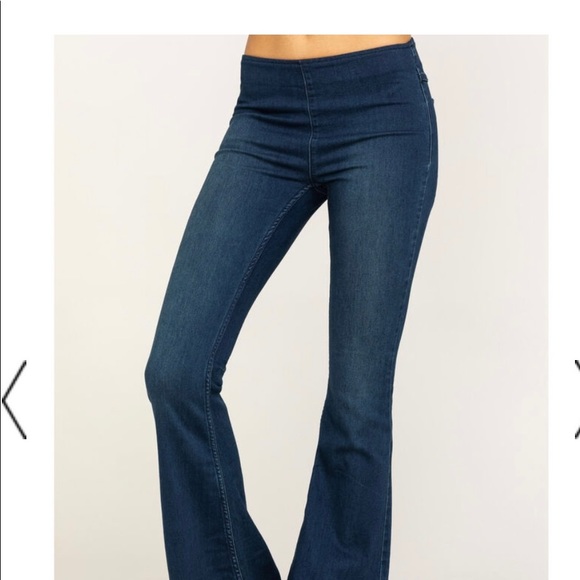 Free People women’s flare pull on jeans - Picture 2 of 5